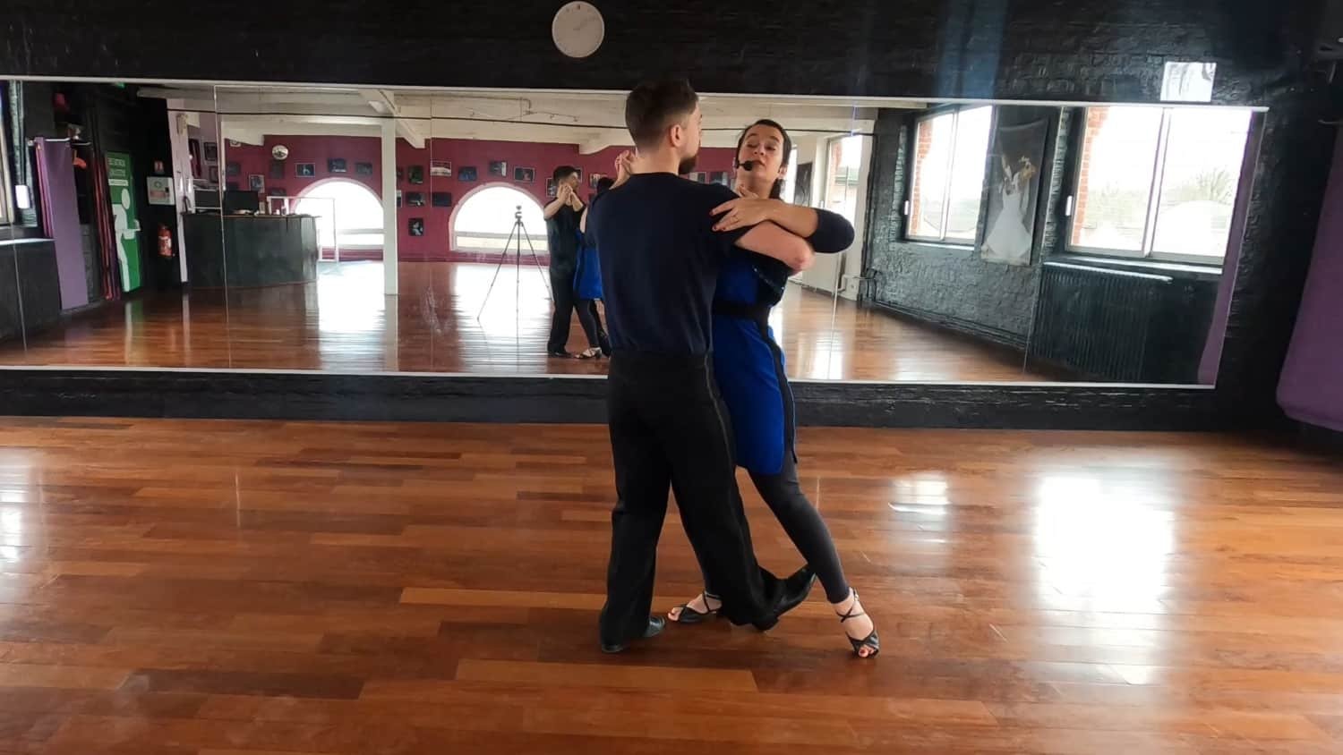 Natural Pivot turn en Quickstep - Apprenez cette figure avec nous