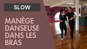 Slow : Manège danseuse dans les bras